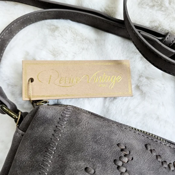 🕊️ Boho Vegan Leather Taupe Purse - Picture 2 of 4